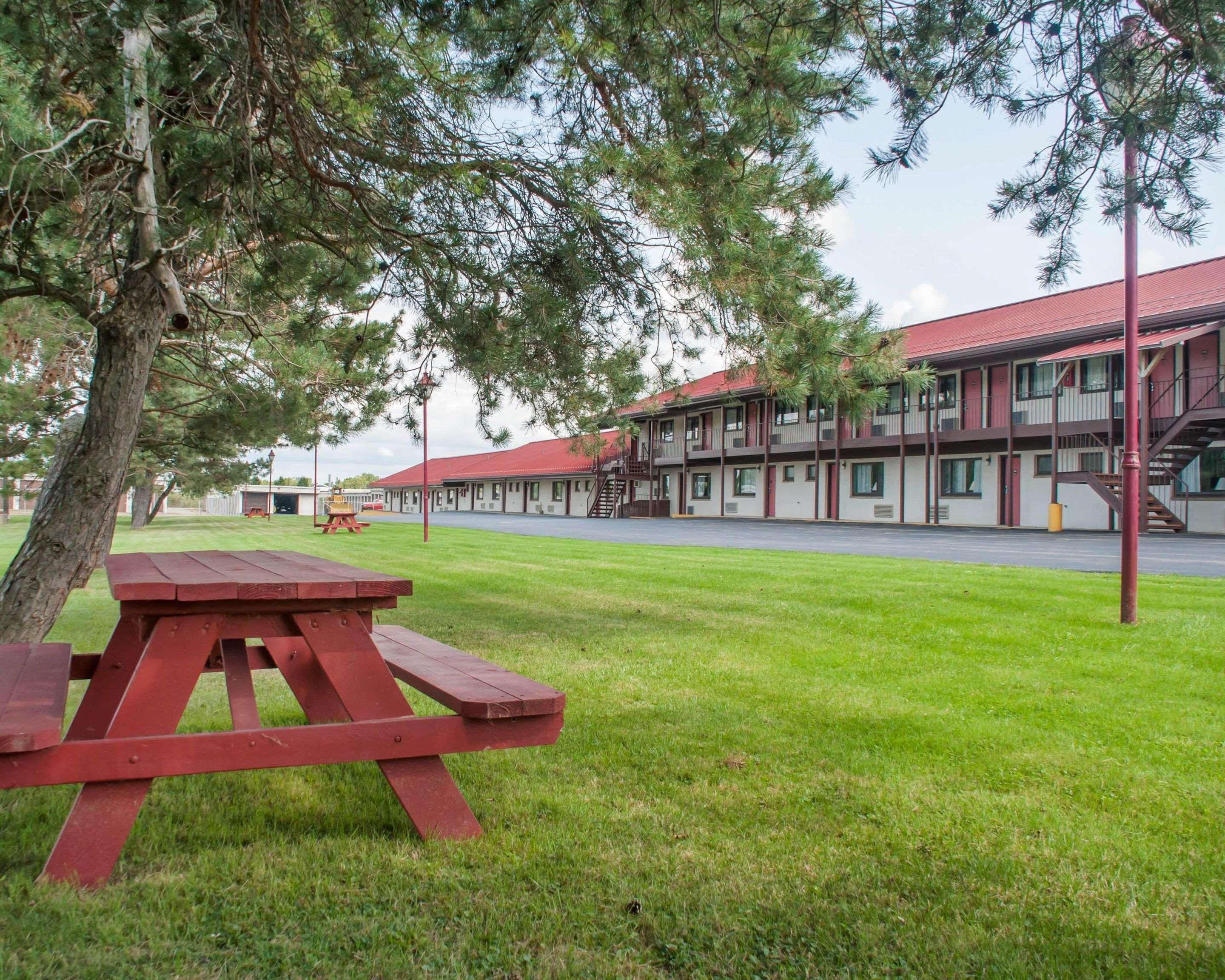 Econo Lodge Buffalo South Blasdell ภายนอก รูปภาพ